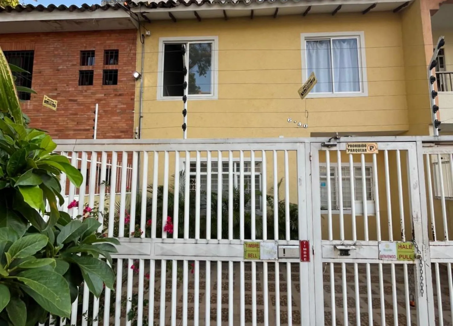 Pensión Hostal El Cedro Cali Colombia
